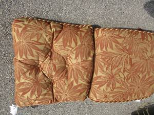 lot 77 image: 2-Lounge Cushions Set- About 25 x 25  Ea.