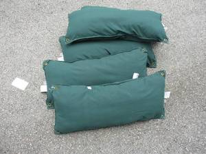 lot 90 image: 5-Hammock Pillows