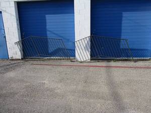 lot 105 image: 2-Iron- 2-3 or-4-5  Stairstep Handrails