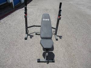 lot 24 image: Body Champ Weight Bench and Rack
