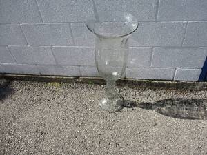 lot 58 image: Large Glass Pedistal Vase