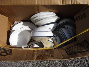 lot 73 image: LOT of Bowles, Salad Plates and Dinner Plates