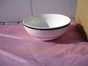 lot 70 image: About 40-Deep Bowls With 2-Strips In Each Box