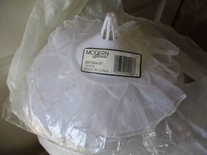 lot 107 image: 5-Bags of 12-Table Top Floral Holders, By Modern Romance