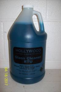 lot 139 image: 6-1-Gallon Jugs Of Glass Cleaner