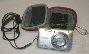 lot 54 image: Nikon coolpix S3700 digital camera with carry case
