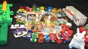lot 51 image: Hot Wheels and assorted toys