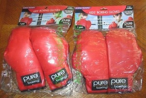 lot 60 image: New Kids boxing gloves 6 oz. padded, 2 pair