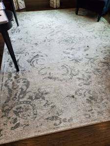 lot 7 image: Surya Allegro Rug
