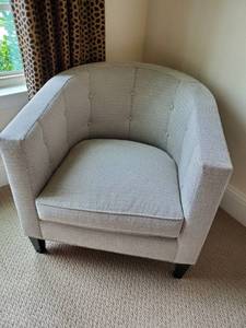 lot 58 image: Southern Furniture Club Chair