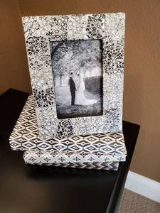lot 85 image: Tozai Home Frame & 3 Books