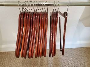 lot 98 image: 17 Wooden & Metal Hangers
