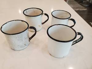 lot 158 image: Four Vintage Enameled Mugs from India