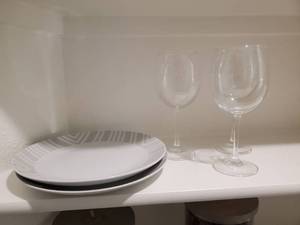 lot 164 image: Cheeky 10.5 Dinner Plates & 3 Wine Glasses