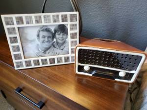 lot 221 image: Ceramic Radio Remote Holder & Tozai Home Frame