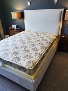 lot 227 image: Upholstered White & Tan Queen Bed