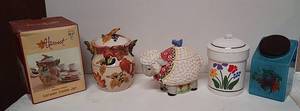 lot 211 image: 4 Cookie Jars