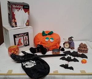 lot 213 image: Halloween Decorations
