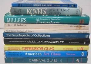 lot 250 image: Antiques &amp Collectibles Price Guides