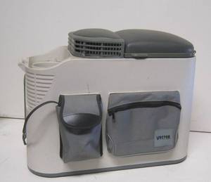 lot 253 image: 12v Electric Ice Chest