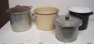 lot 263 image: Assorted Pots &amp Lids