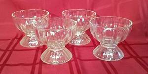lot 272 image: 4 Glass Ice cream Dishes