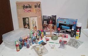lot 298 image: Lot of Crafting Supplies