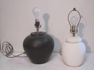 lot 271 image: 2 Table Lamps