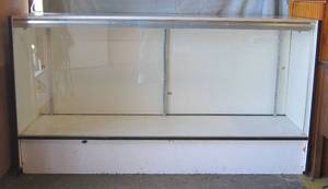 lot 331 image: Lighted glass display cabinet