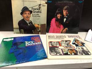 lot 21 image: Assorted Albums