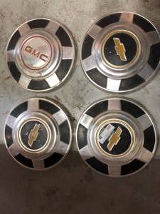 lot 39 image: Vintage Hub Caps