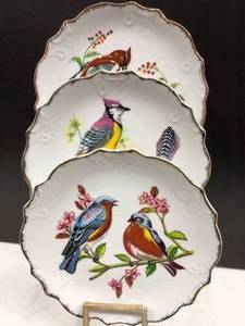 lot 55 image: Decorative Bird Plates