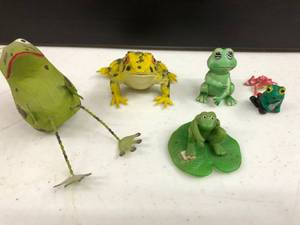 lot 64 image: Assorted Frog Lot