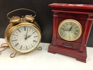 lot 68 image: Clocks