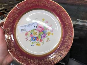 lot 73 image: Decorative Plate