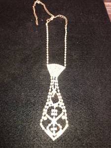 lot 93 image: Formal Fashion Blingy Necklace