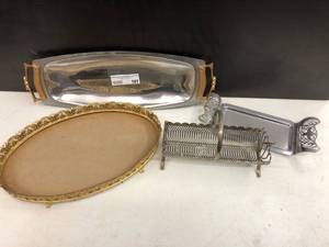 lot 107 image: Assorted Trays (4 pc)