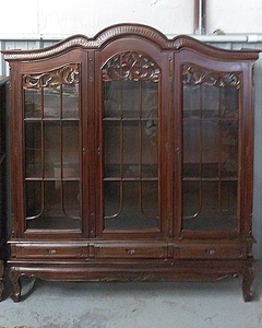 lot 3 image: Vintage Hutch