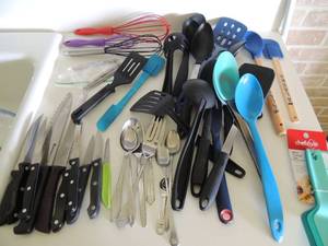 lot 31 image: Kitchen Utensils- knives, spatulas, spoons, whisks, nut pics