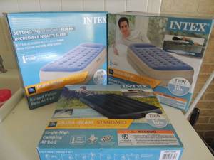 lot 55 image: 3 Intex inflatable air mattresses, 2 twin 18     1 10  twin size NIB
