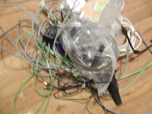lot 122 image: Various wires for computers, phones, tablets and cell phone chargers