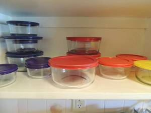 lot 12 image: Pyrex storage bowls set of 13 total- 1 cup x 3, 2 cup x 4, 4 cup x 5. 12 have lids .