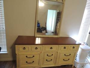 lot 4 image: WHITE Dresser has 9 drawers WITH MIRROR  MATCHES #5