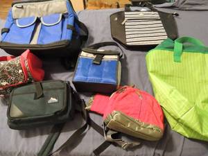 lot 137 image: Work lunch bag lot