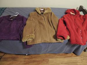 lot 148 image: Purple suede coat by Brandon Thomas 3x , Brown heavy coat by  Brael 1955 3X, Red car coat by Faded Glory size 22W