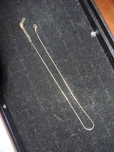 lot 220 image: 18 10K gold chain