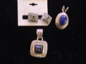lot 217 image: Sterling pendant with blue stone for necklace  1.5