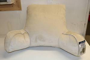 lot 11 image: Therapedic Orthopedi Oversized Bed Rest