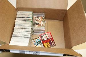 lot 90 image: Lot of Football Cards