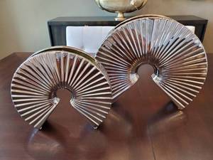 lot 34 image: Sagebrook Home Silver Ceramic Fan Vases